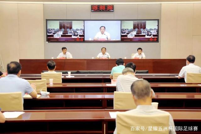 组图：温情一幕 卢卡库进球后举起奥纳纳球衣祝福队友